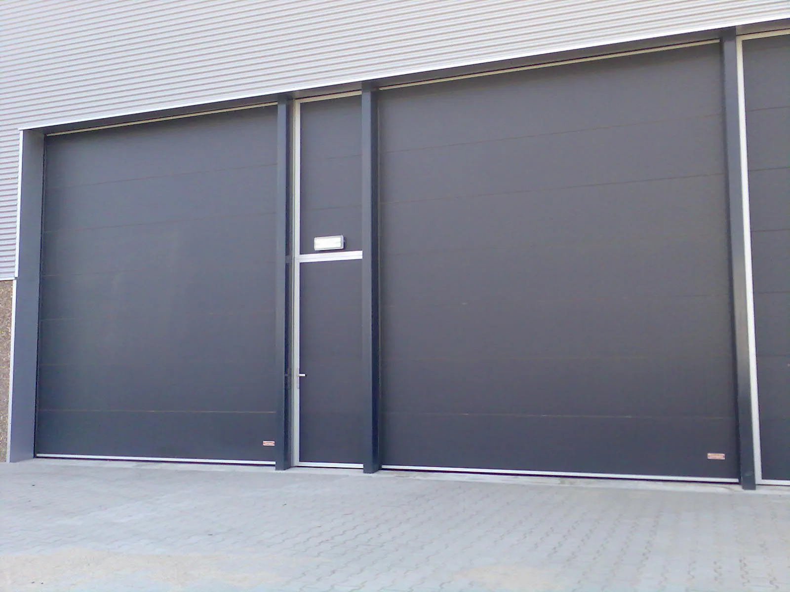 Puertas Seccionales Compact